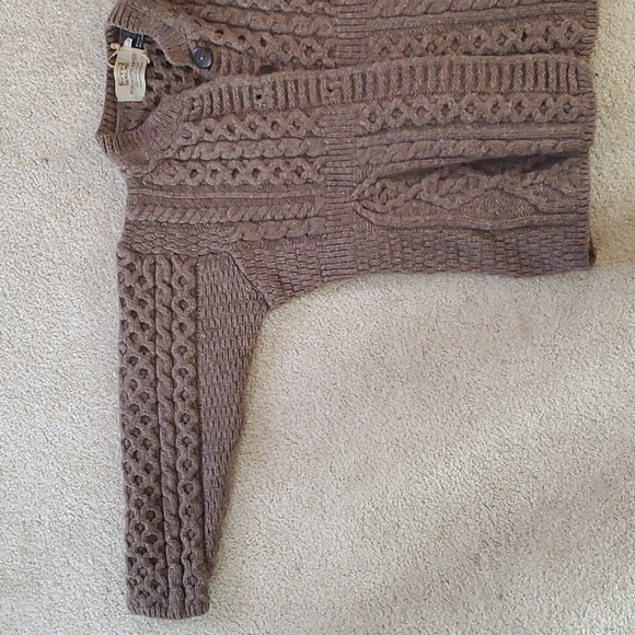 Ireland Wool Fisherman Cardigan - Picture 2 of 9